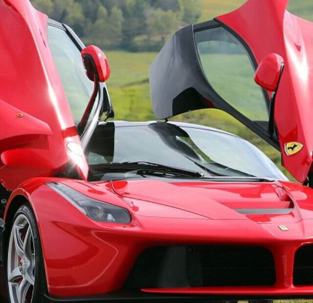 Ferrari Laferrari.