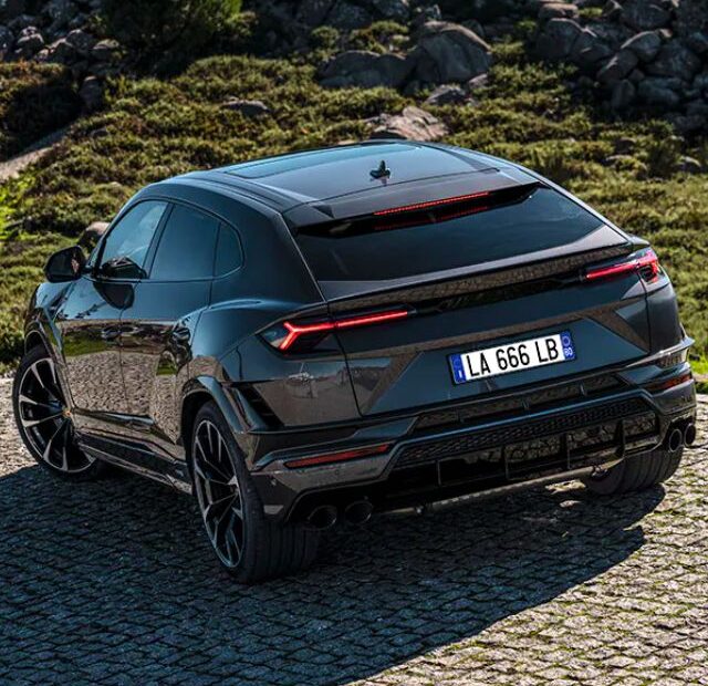 Lamborghini Urus 2024.