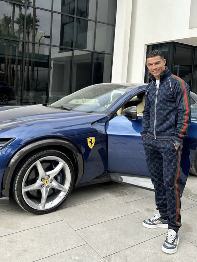 Cristiano Ronaldo compra Ferrari e perde conta dos carros!