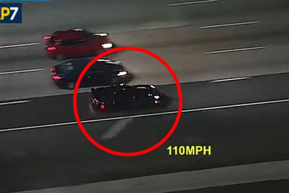 GTA na vida real: Corvette consegue fugir da polícia em Los Angeles.