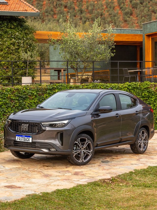 5 Motivos para comprar o Fiat Fastback; Ótimo carro para 2024!