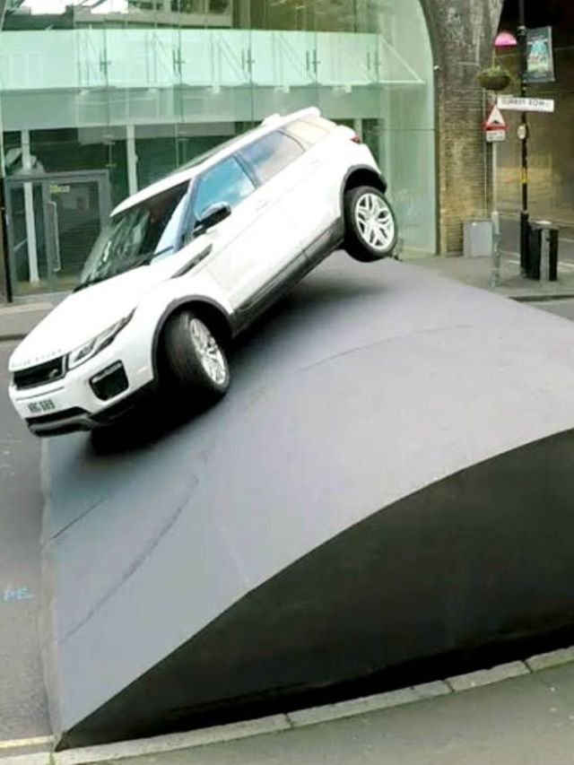 Passar por uma lombada, na diagonal, estraga o carro?