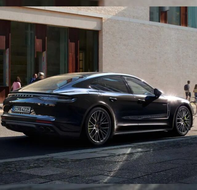 Porsche Panamera.