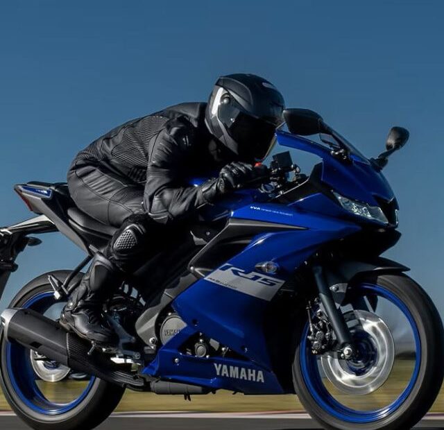Yamaha R15 2024.