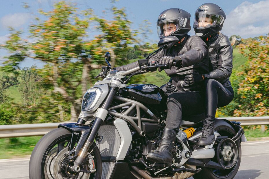 Ducati Diavel tem recall por problema no banco.