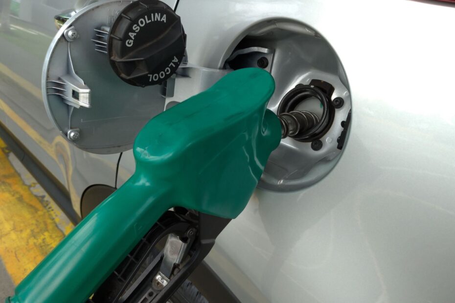 Gasolina terá maior teor de etanol.