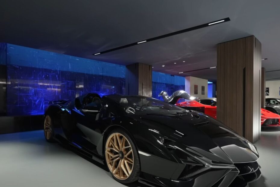 Mansão de $70 milhões tem garagem subaquática.