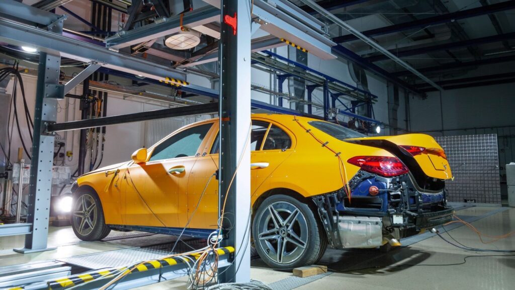 Mercedes inova com testes raio X.