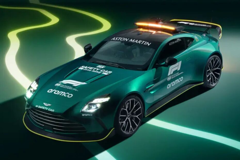 Aston Martin Vantage Safety Car.