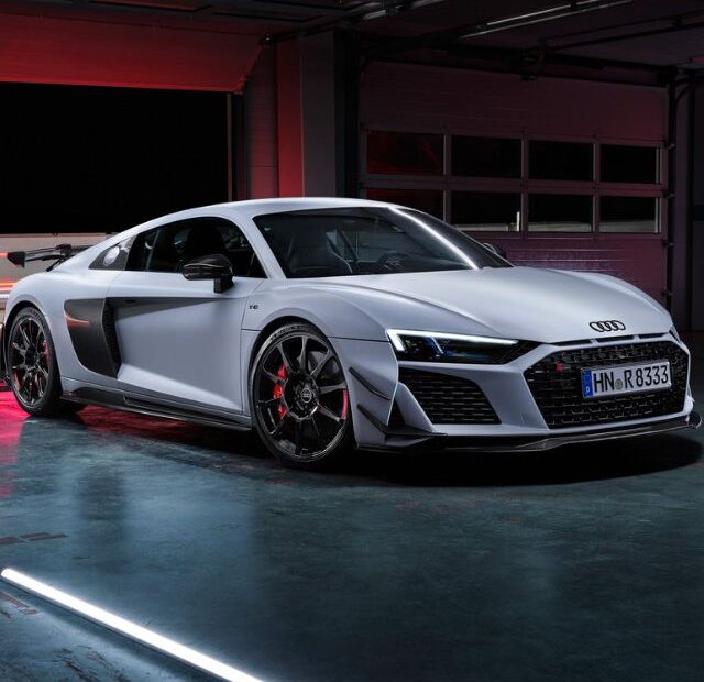 Audi R8.
