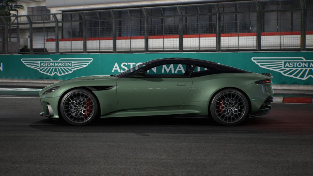 Aston Martin adia plano de 100% eletrificação.