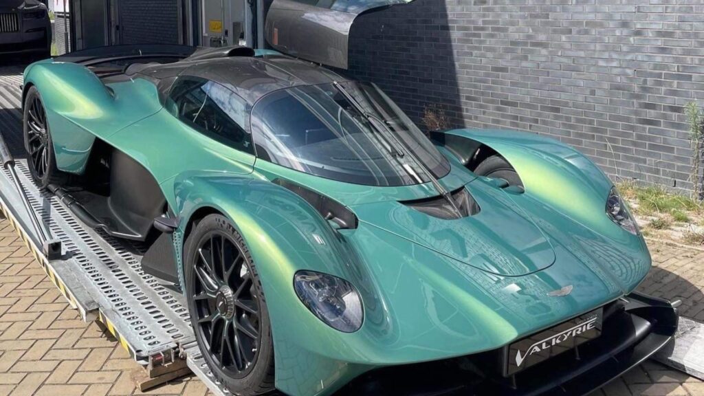 Aston Martin Valkyrie.