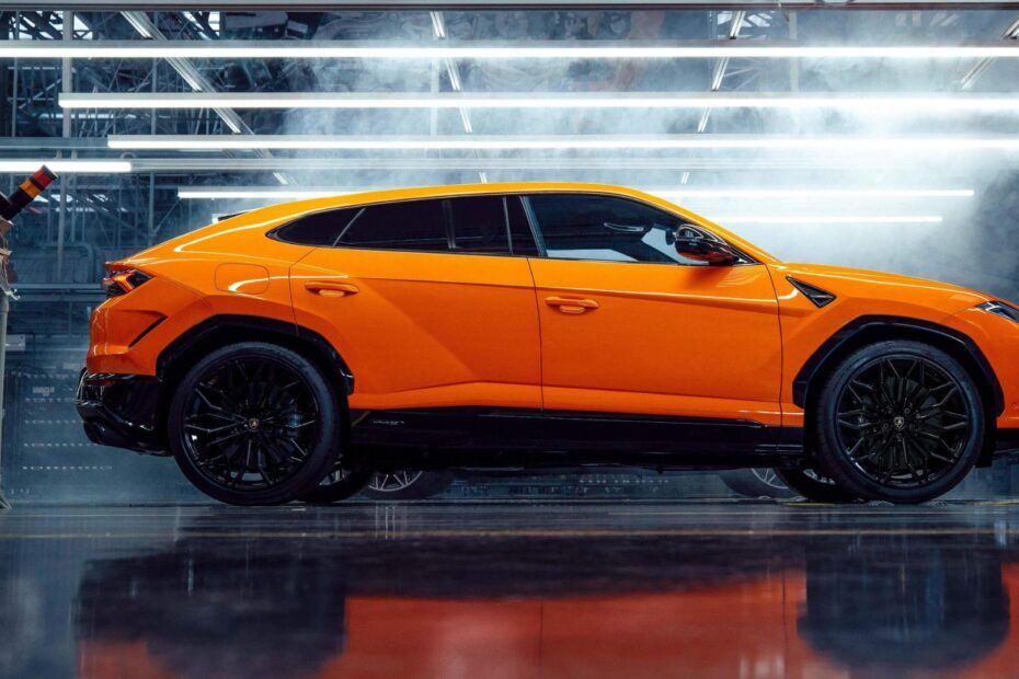 Lamborghini Urus SE 2025