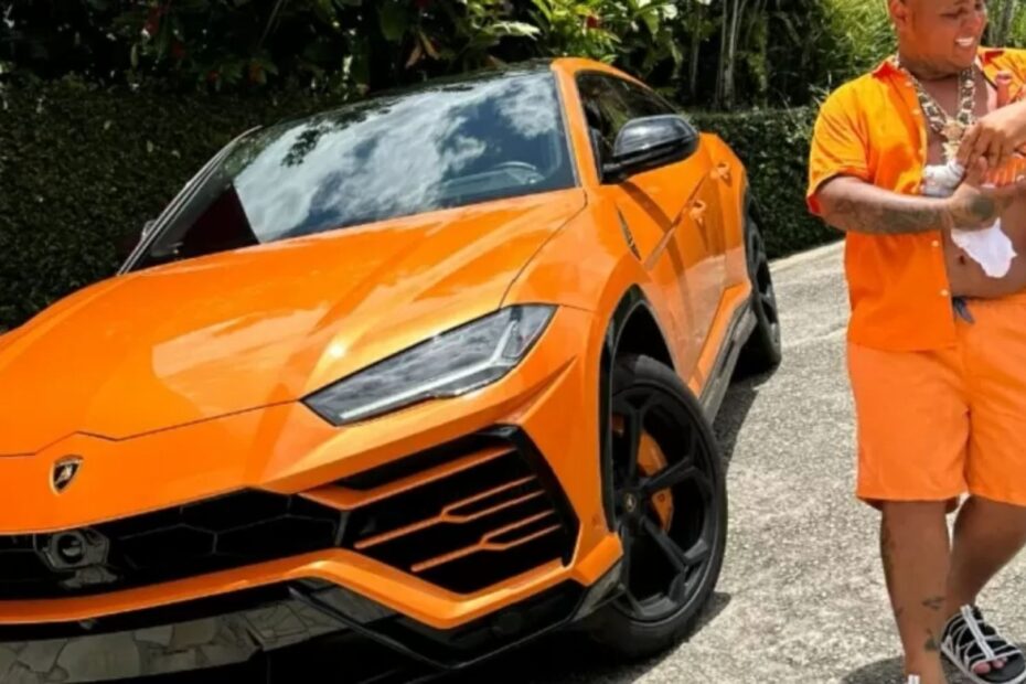 Ferrari do MC Ryan foi apreendida em SP.