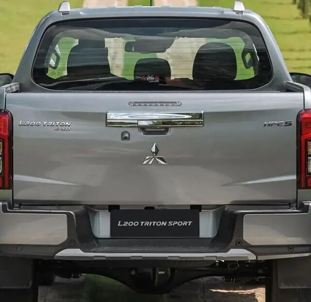 Mitsubishi L200.