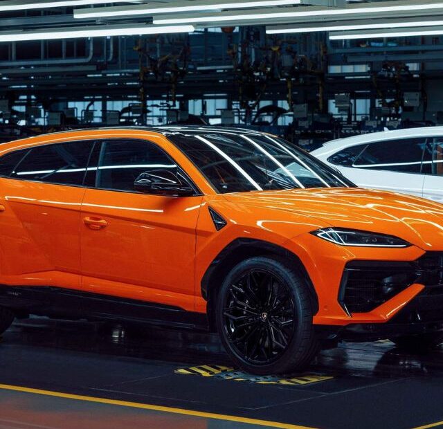 Lamborghini Urus SE 2025.