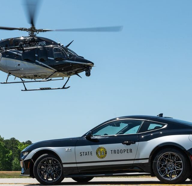 Ford Mustang 2024 policia.