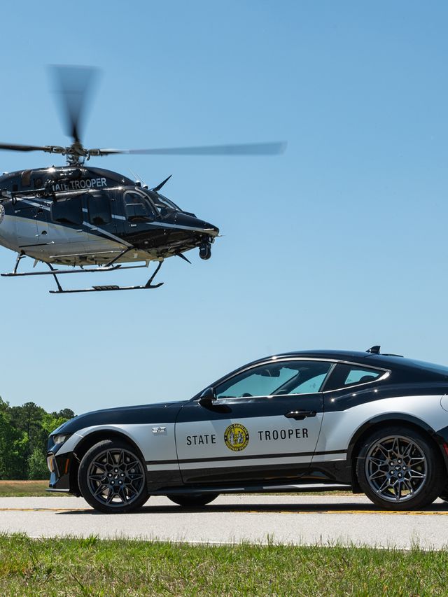 Ford Mustang 2024 vira viatura e polícia diz ter feito bom negócio!