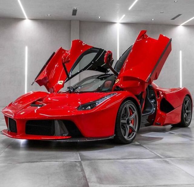La Ferrari Vermelha