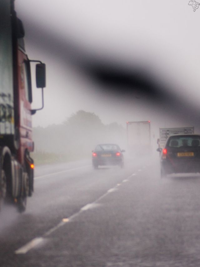 Dirigir na chuva: Dicas para andar com segurança!