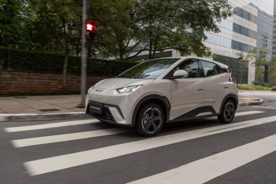 BYD Dolphin Mini 2025