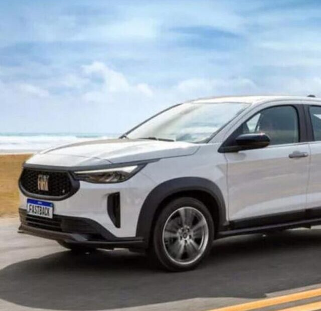 Fiat Fastback 2025 na estrada