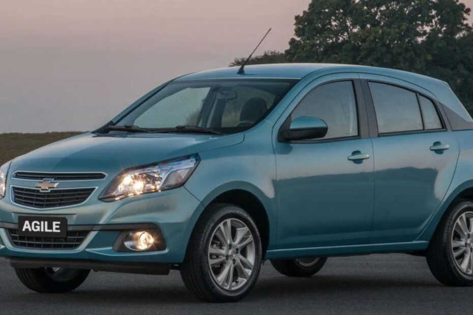 Lateral do Chevrolet Agile.