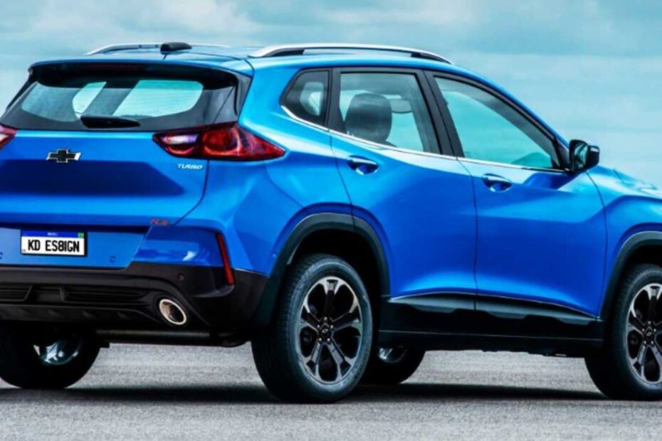 Traseira do Chevrolet Tracker RS.