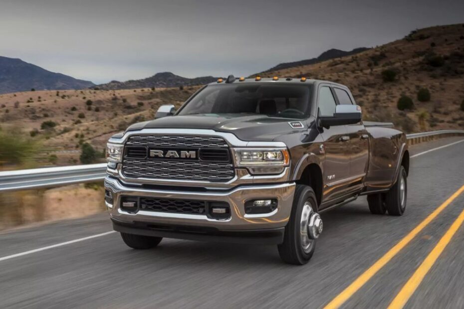 Ram 3500 na estrada.