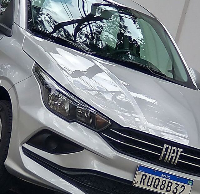 Fiat Cronos 1.0 branco