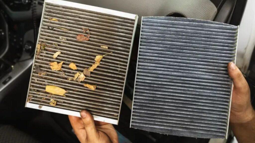 Um filtro de ar sujo e outro filtro de ar limpo.