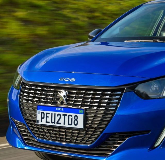 peugeot 208 azul