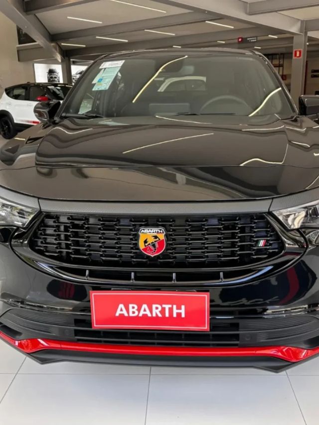 Novo Fiat Fastback Abarth 2025 chega com motor turbo e 185 cv
