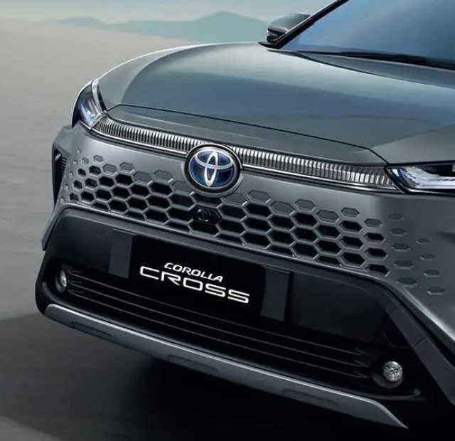 Toyota Corolla Cross cinza