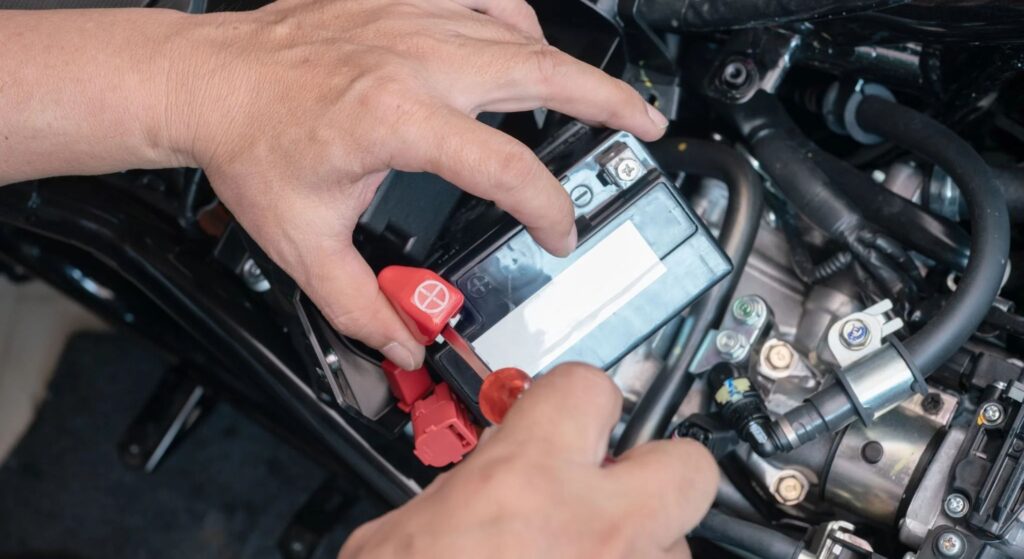 Arrumando Bateria de moto.