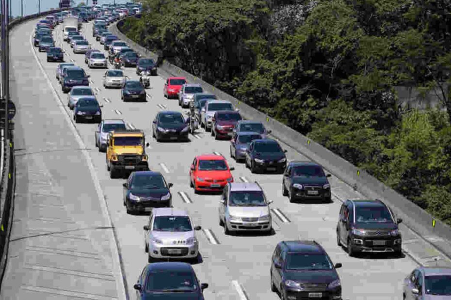 Carros durante o carnaval.