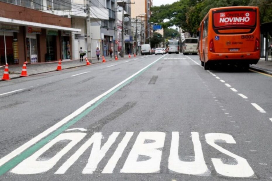 Entenda sobre a Lei de dirigir nas faixas de onibus.