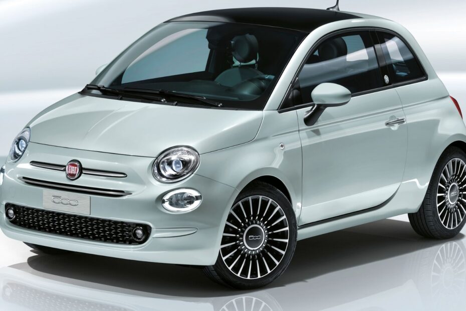 Fiat 500 Hibrido torino na diagonal.