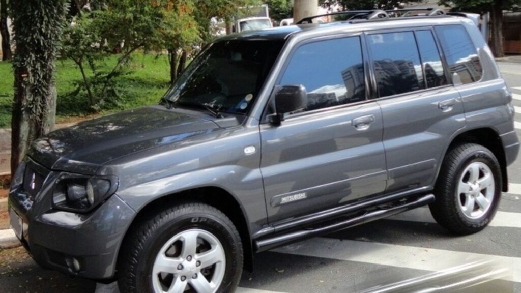 Mitsubishi Pajero TR4.