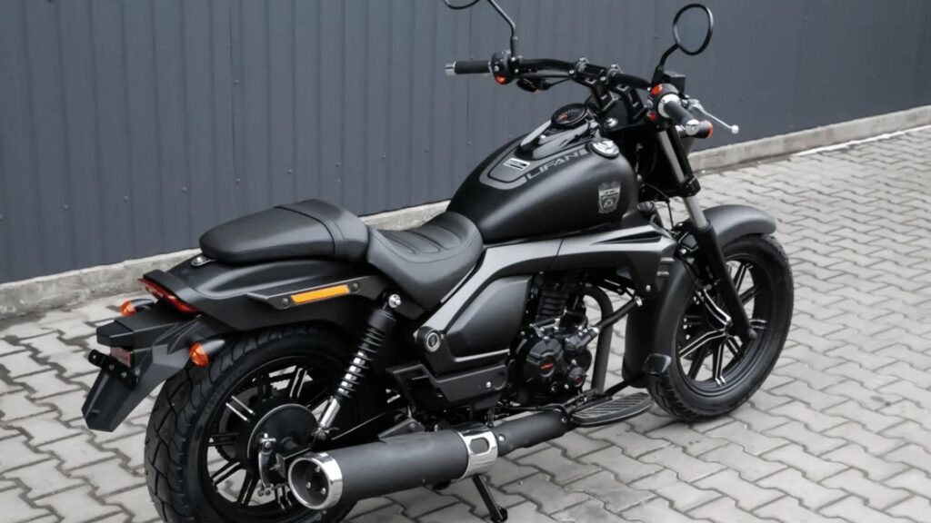 Shineray SRV600V cinza com preto.