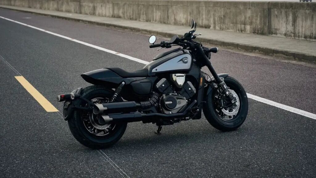 Shineray SRV600V cinza com preto.