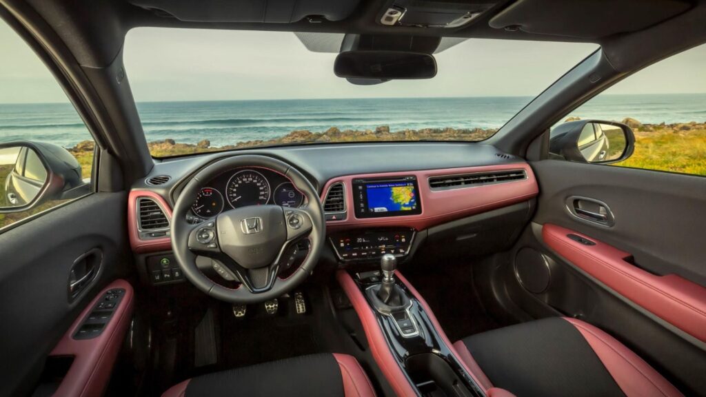 Interna do Honda HR-V Sport.