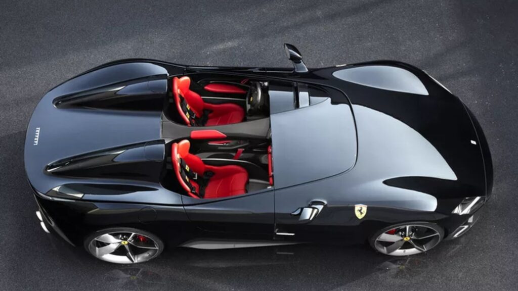 Ferrari Monza SP2 preta.
