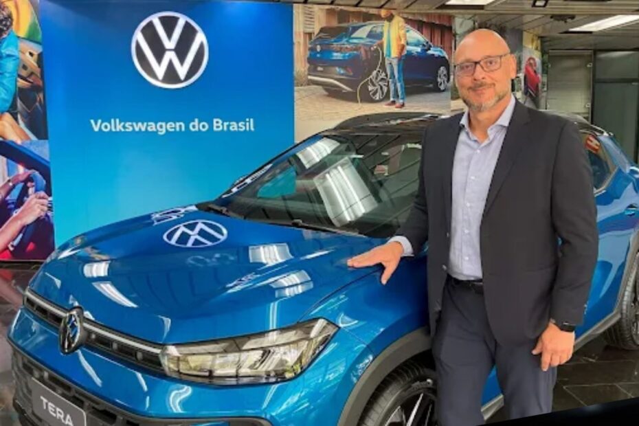 Volksawagen Tera azul do lado do Ricardo Dilser.