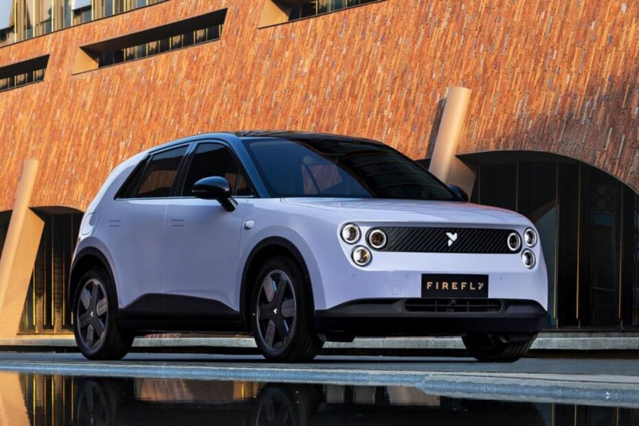 Nio Firefly na diagonal.