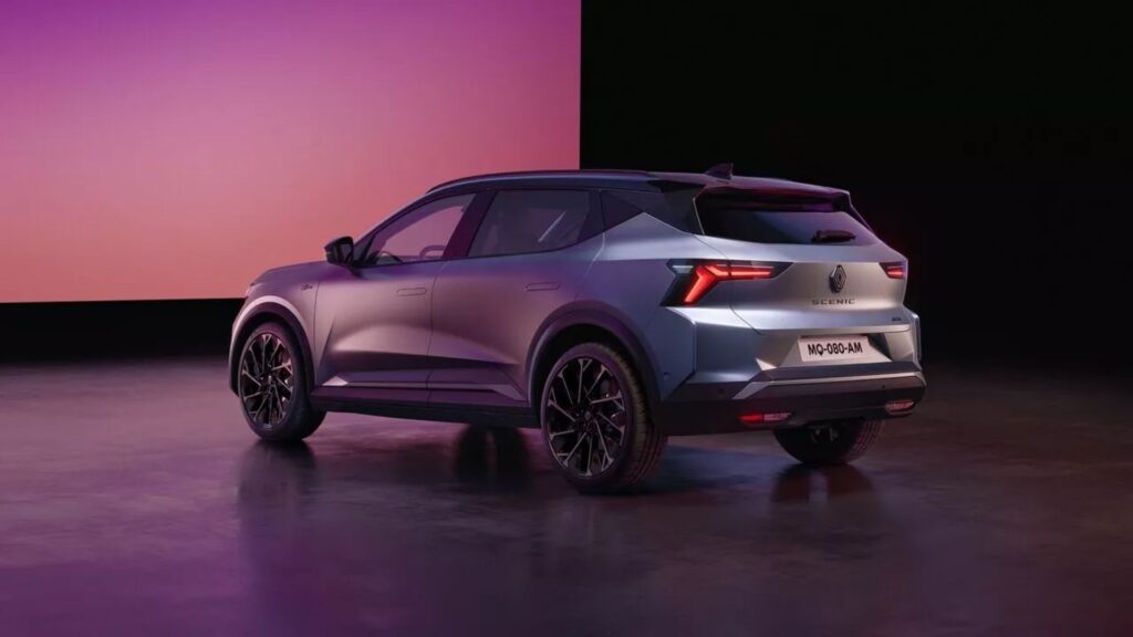 Traseira e lateral do Scenic E-Tech.