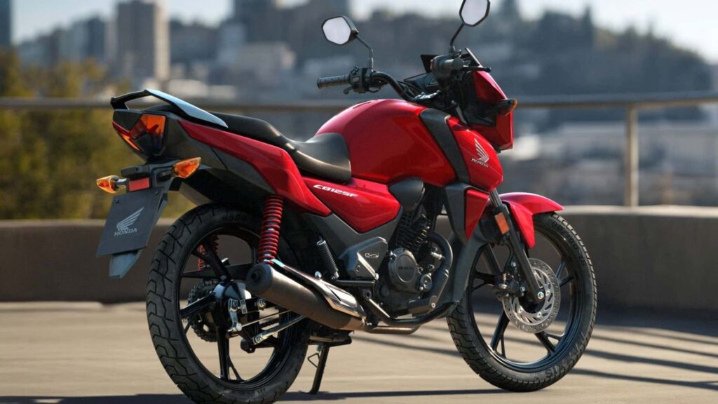 Traseira da Honda CB125F 2026 vermelha.