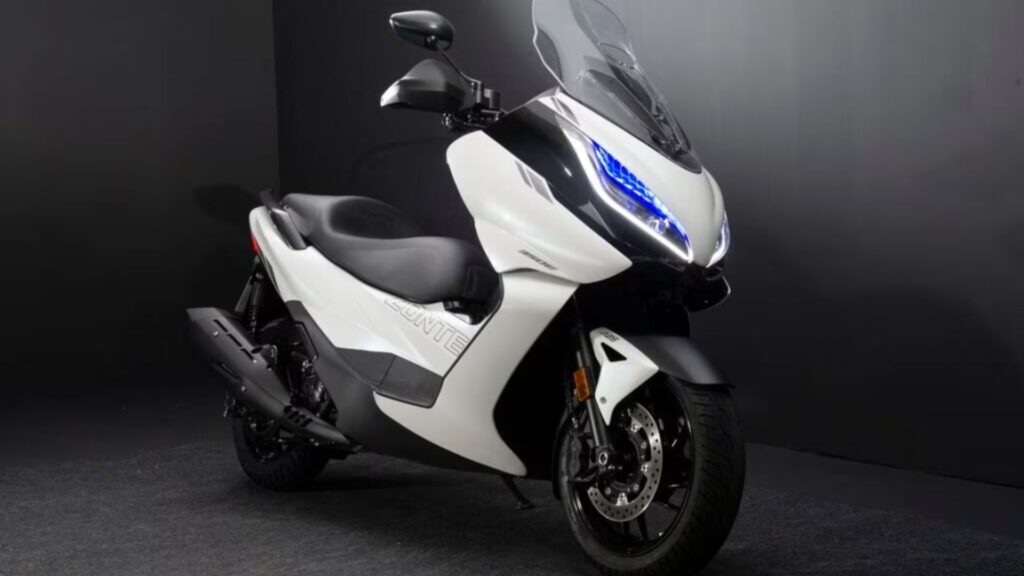 Zontes 350E a melhor scooter do Brasil.