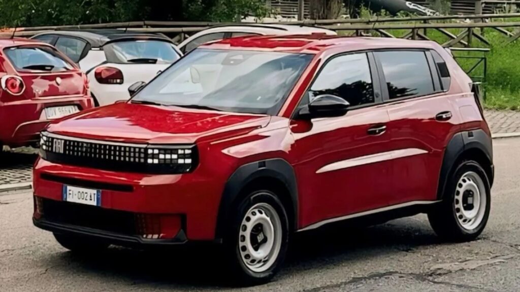 Fiat Grande Panda vermelho.