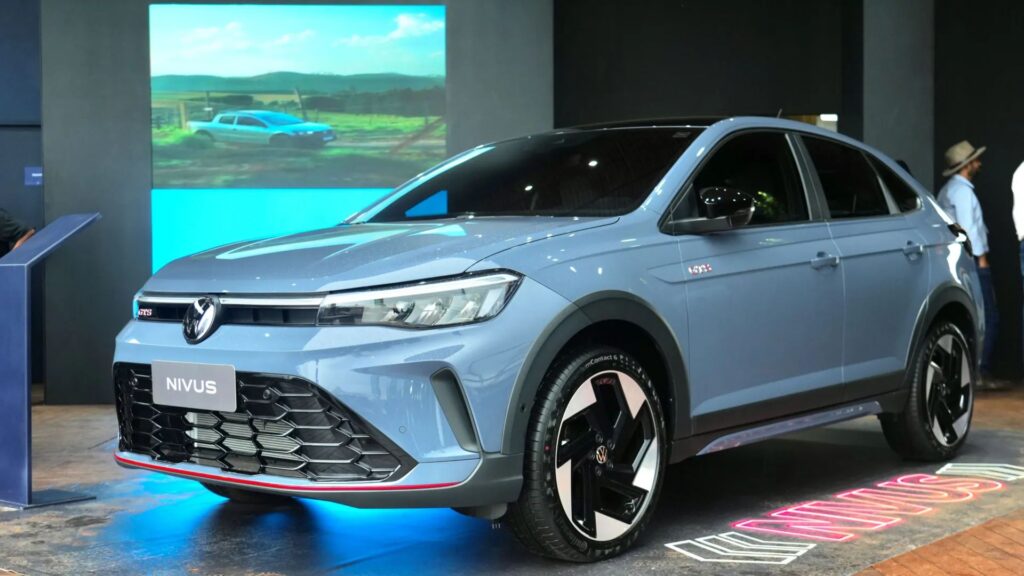 Nivus GTS 2026 azul na diagonal.